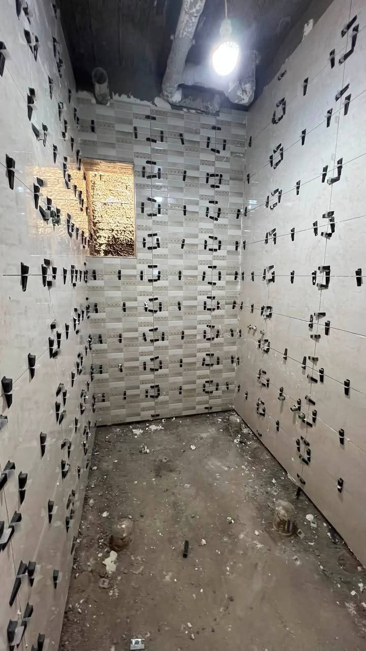 هاذا شغلي خلفه سراميك جدران وارضيه ***********
