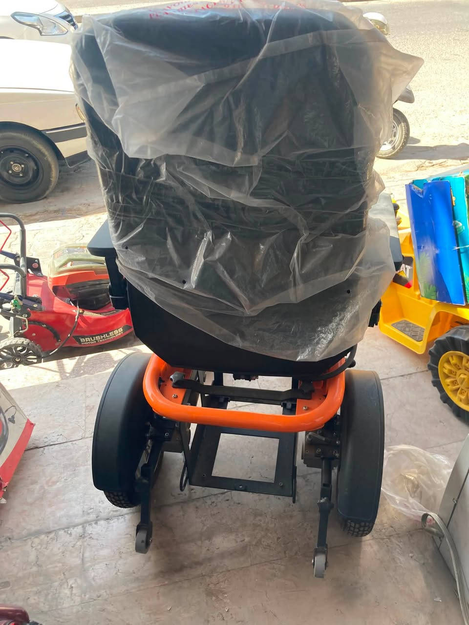 للبيع جديده غير مستخدم نقص بس بطاريات العنوان كوفه حي ميسان ***********
