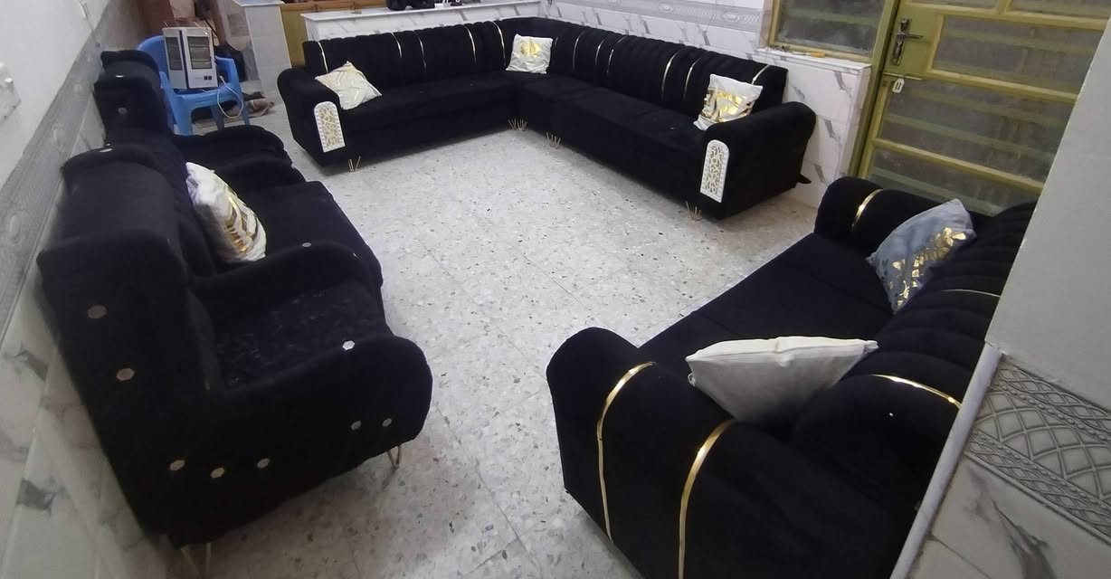 السلام عليكم تخم ديوان للبيع نضافه جيدة بغداد البلديات التواصل خاص او الاتصال ***********
