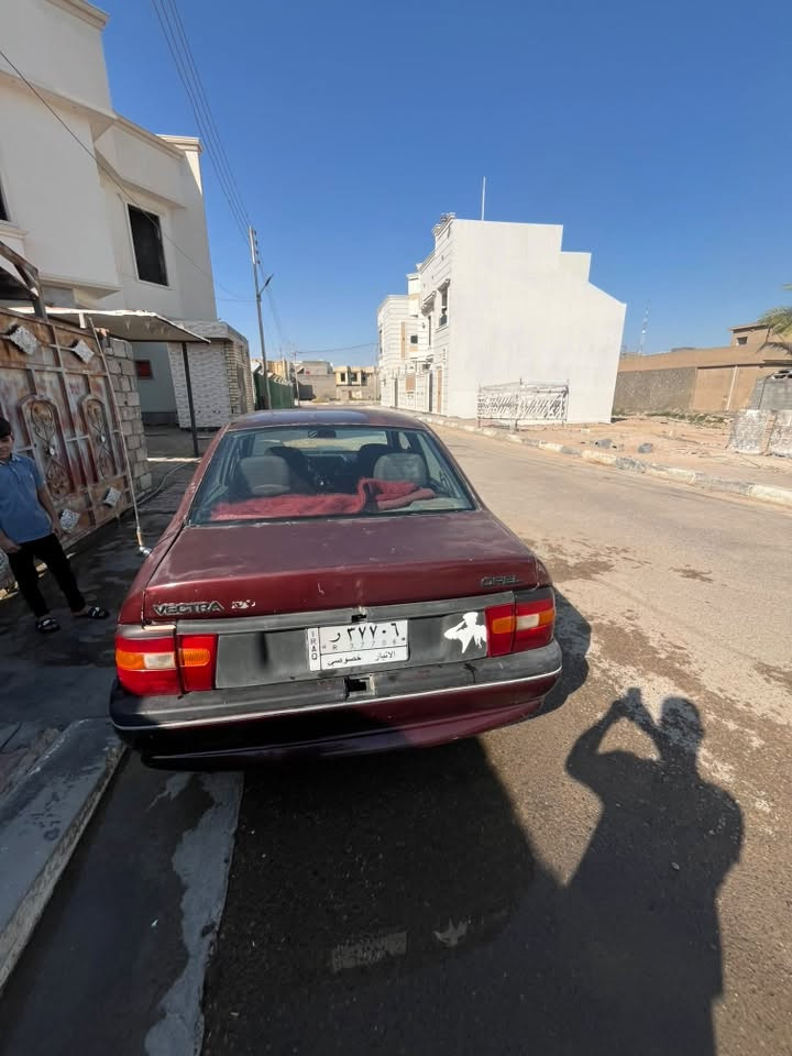 سلام عليكم من رخصت الدمن فكتره موديل 1989حلوه سياره مكانهة الخالديه سعر25 غير متواجد فيس بس عل رقم ‭***********‬
