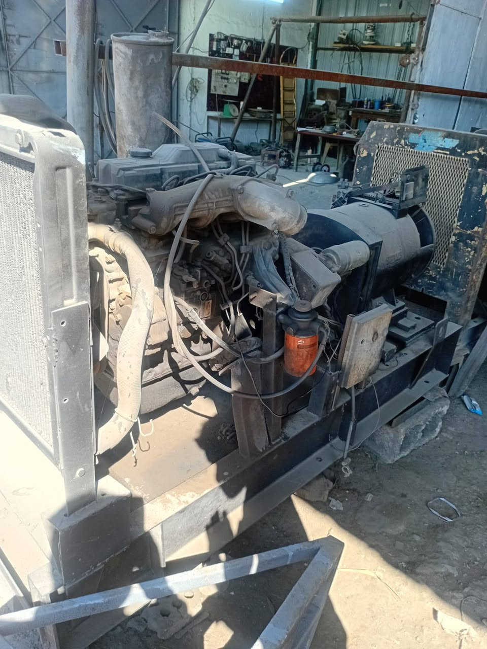 للبيع مولدات كيا عدد اثنين وحدة 3000 والاخرى 2701 شغالات على الفحص روس التوليد 30 كي في سعر الوحدة 11 ورقة العنوان بغداد للاستفسار الاتصال على الرقم ***********
