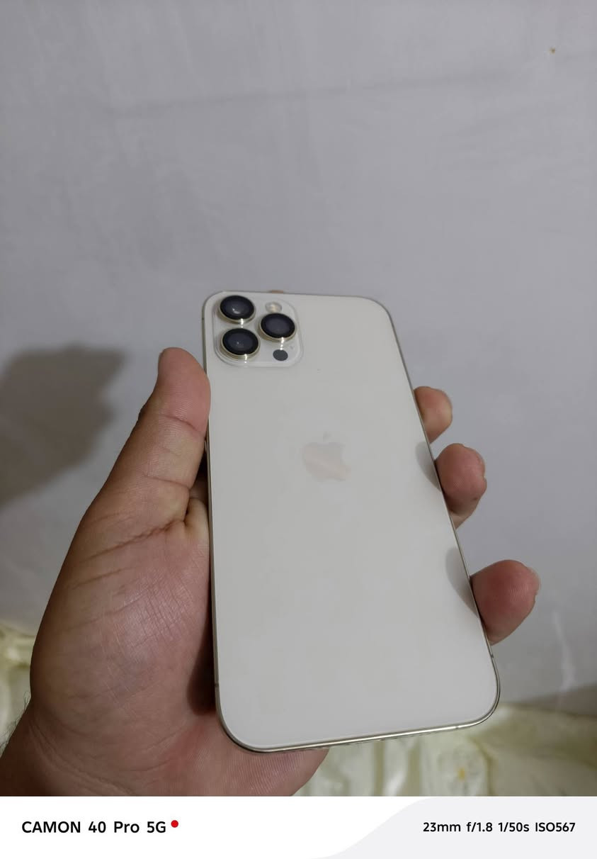 ايفون 12 برو ماكس 256 مبدل شاشة و بطاريه وطالع شعار الكامرة بس مامبدله ولا بيها وزر اليخفض صوت واكف جهاز نضيف رايدة 270 وبيه مجال بسيط مكاني بغداد ***********
