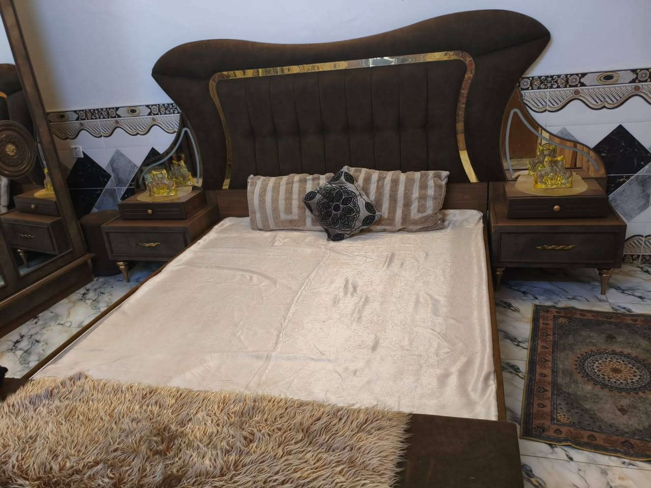 غرفه تركيه مودرن خشبيه درجه اولى نضيفه  للاستفسار على رقم***********
