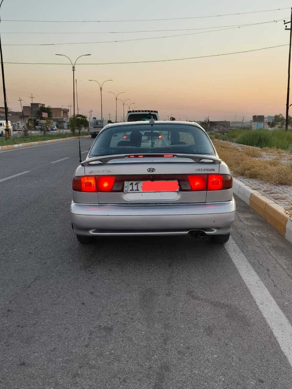 السلام عليكم سوناتا تو موديل 1994 كفاله عامه
 كير ومحرك وداخليه نضيفه  كلش    تخم تايرات جديد 
صدر امامي خلفي جديد. سنويه 27 رقم بغداد انكليزي 
صبغ جماليه عام كفاله من الضرب والمعجون  والسعر 53 وبي
 مجال للشراي رقم الهاتف ***********
