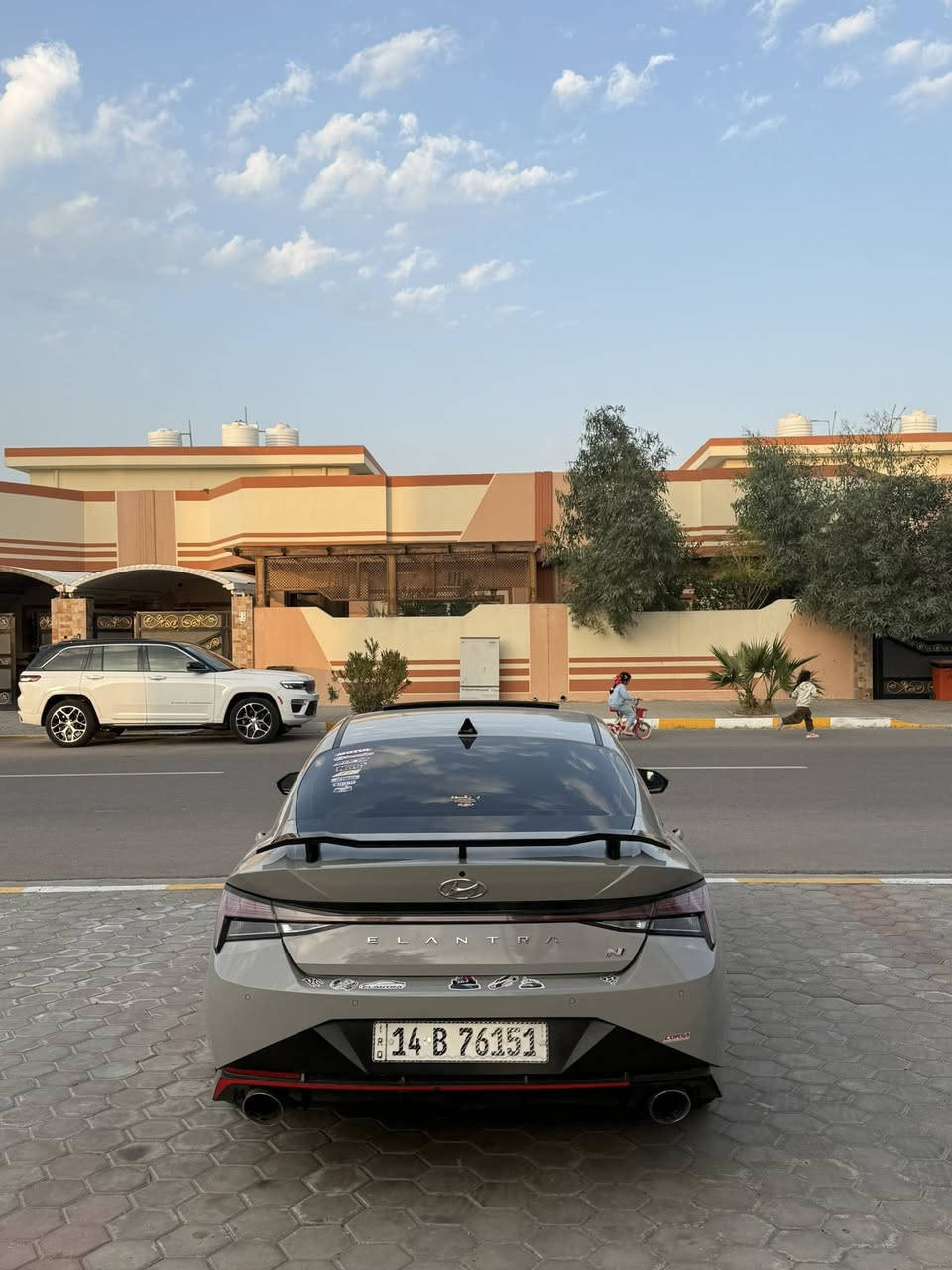 بسم الله الرحمن الرحيم
السلام عليكم ورحمة الله وبركاته 
Hyundai Elentra N 2023
المحرك :2000تيربو  
المواصفات: N 
كير اوتماتيك 8 نمر دبل كلچ DCT 
كشن حضن 
كشن علامة N
كشنات كنتاره وجلد N
سلايد روف 
اناره داخليه 👌🏻٢٤ لون
تحكم ستيرن نورمال وسبورت
تحكم دبلات نورمال وسبورت
ابواب بصمة
بصمة تشغيل 
شحن وايرلس
شاشة متصله 
كاميرا
نظام صوت _𝐁𝐎𝐒𝐒
اشارة ترحيب
اشارة مرايا
اوتو ستوب
نقطة عمياء
تحديد سرعة
تحديد مسار
رادار امامي 
رادار جانبي 
رادار خلفي 
حساسات جانبي 
حساسات خلفي
نظام _ 𝐍𝐎𝐑𝐌𝐀𝐋
نظام _ 𝐒𝐏𝐎𝐑𝐓
نظام _ N🚀
نظام _NGS☠️🩶
كشنات هيتر
ستيرن هيتر
صندوق ذكي
لايتات ليد 4 عدسات زينون
بگلايت ليد
ماشية 80k كيلو
 
صور الحادث مرفقة بالمنشور
مكان السياره البصره 

السياره رقم بصره بأسمي 
للاستفسار : ***********
