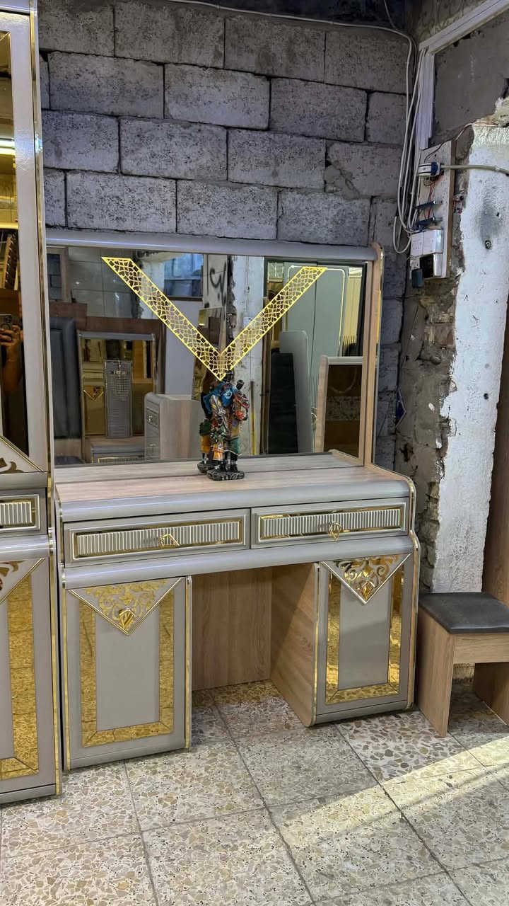 ✨ غرفة تركي 🇹🇷 اصلي صبغ حراري  11قطعة
سرير مخزن عملي
 ضهر بلوك
 قماش وتر بروف أصلي
✨ نظافة 90/💯
شد ونقل مجاني داخل بغداد
 توصيل للمحافظات بأسعار رمزية


**إذا كنت صاحب هذا الإعلان وتريد حذفه لأي سبب، رجاءا أرسل رسالة إلى الدعم الفني**