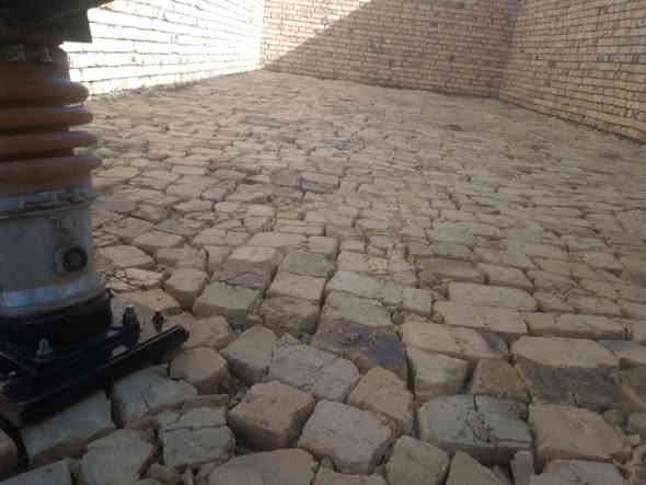 حبايبي السلام_عليكم 
شغلنا يتضمن مايلي
1- اخراج التراب الزائد من البيت
2-تربيع البيت كسر
3-دك البيت بالقفاز
4- صب البيت اذا كان بحاجه الى صب اسكان
#وكذلك دك السبيس والتراب وال
قطع وغيره + خزينه + تفليش +تصعيد تراب لصطح وتصليطه الصطح+مجاري+لبخ بتلوات +
ونج تصعيد كافه مواد البناء وغيرها 
كل هذا بكادر جيد وبسعر مناسب 
للاستفسار اكثر مراسلتنا او الاتصال بالرقم 
***********
