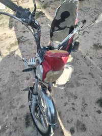 دراجه شحن للبيع سعر 150 شغاله بطاريات نص عمر 07708412999