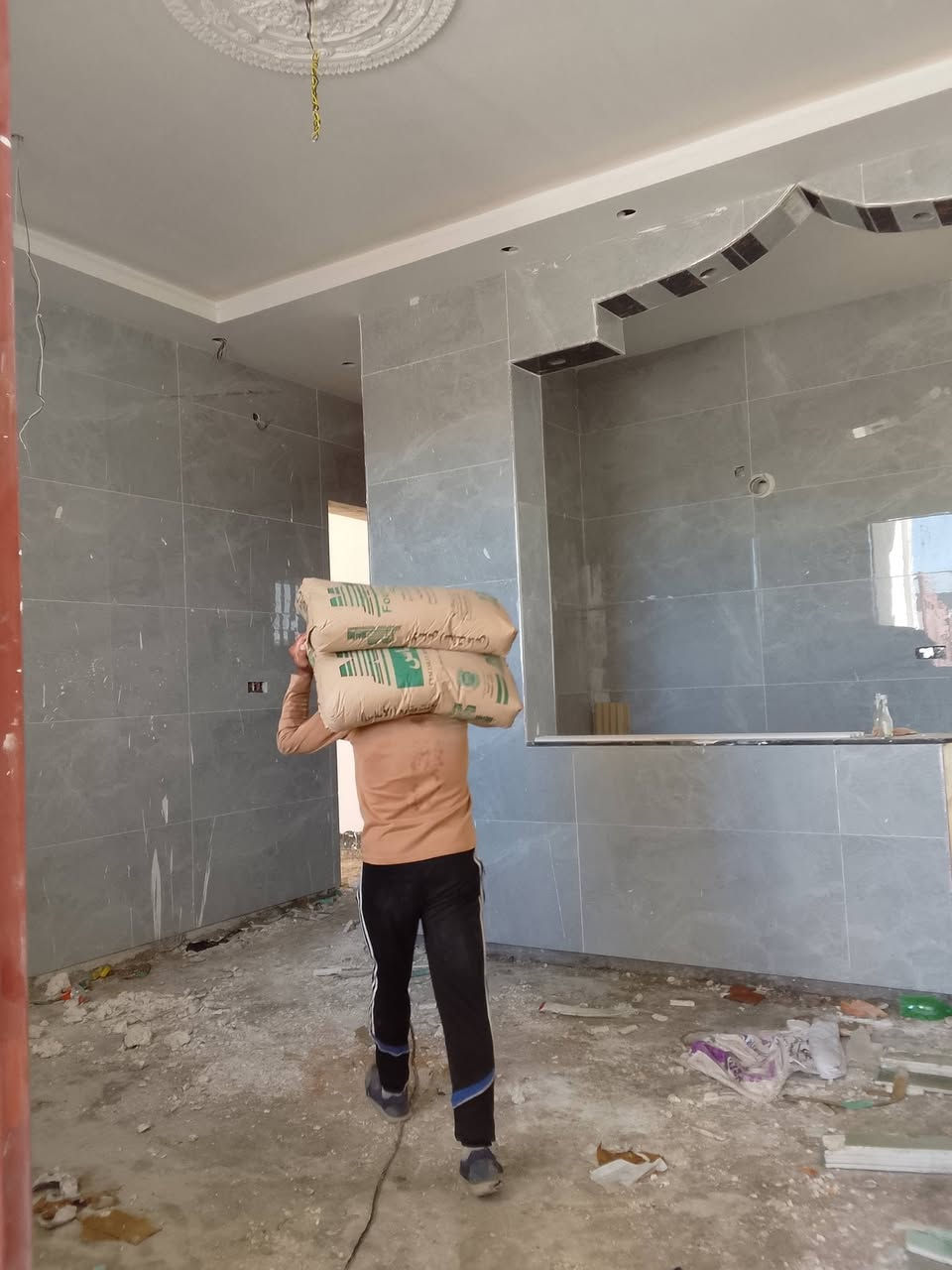 سلام عليكم  / يوجد كادر عمل جاهز/ تصعيد مواد/ تنضيف بيوت/ تفليش/ تكشيط/ تنضيف حدائق/ دفن نهري  / شقلنه ليل ونهار   /ومعداتنه جاهز/ ماعليك بس تصال على رقم  /     *********** /
