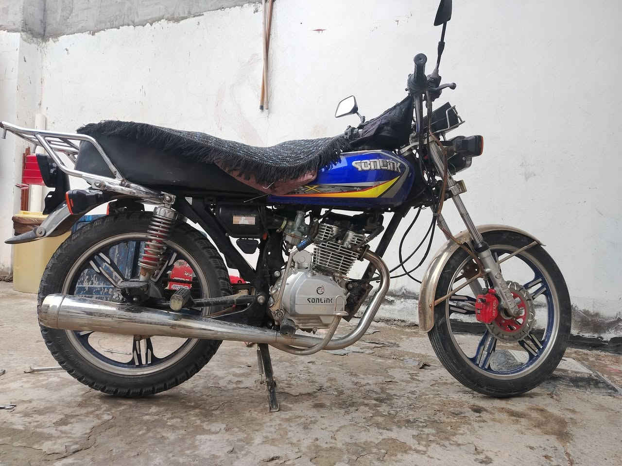 سلام عليكم دراجه لبيع سيفان موديل 23 دراجه مكفوله كفاله عامه سعر525 مكان دراجه ديالى شهربان تصل ***********
