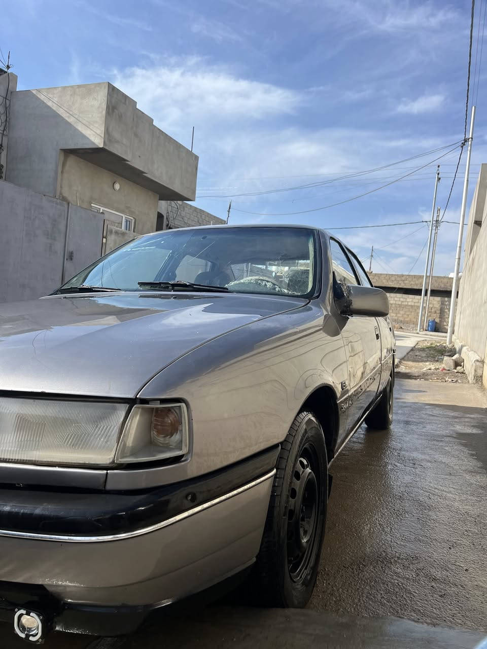 السلام عليكم اوبل فكترا موديل 90 حجم 16 رقم سنويه جديد مكاني موصل برطله صبغ بيه مكانت قليل محرك كير شرط سنويه 29 كاربون بيها السعر 35 وبيها مجال /***********/***********
