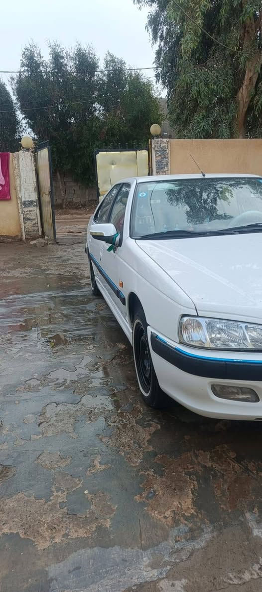 السلام عليكم بيجو بارص مديل ١١كير مكينه حداده جاهزه رقم نكليزي بغداد هزه جديده دواخل جديده تبريد شغال عارضه ب٤٥ وبيه مجال كلش بسيط ***********
