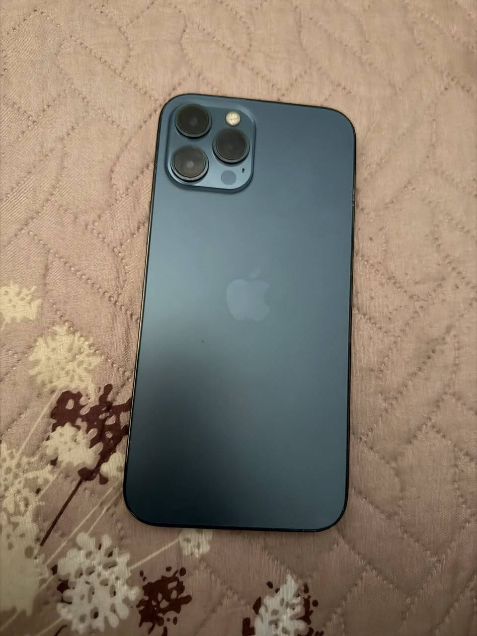 سلام عليكم عندي ايفون ١٢ برو ماكس ذكره ٢٥٦ بطاريه ٨١ بلادي تليفون بس بدل شاشه اصليه باقي تليفون كله بلاد تليفون ماستر كرتونه وياه تليفون جديد ريده ٤٢٥ بي مجال بكاني بغداد رقمي ***********
