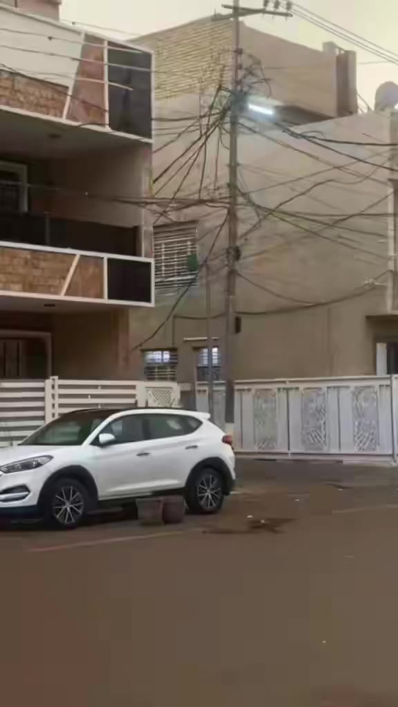 للبيع سعر 250 قفل حته لو تجي يمي ماانزل ربع مستعجل على بيعتها نقصها باتري وقبق عنبار  مكاني الاعضميه سبع ابكار للتواصل الخاص موجود او ***********
