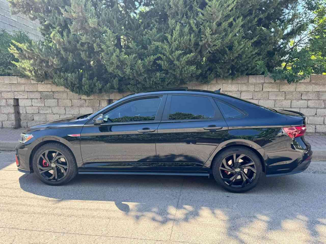 Jetta GLi Autobhan 2024
پێش و پشت بیلادی 
ژمارە کاتی 
***********.WhatsApp
