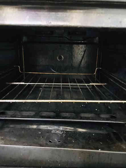 طباخ اخو الجديد 
4 عيون وفرن شغال على الفحص 
لون صاج فاتح مميز 
استعمال 4 اشهر 
السعر 120 وبي مجال 
العنوان النجف 
اتصل بالرقم واتساب ***********
