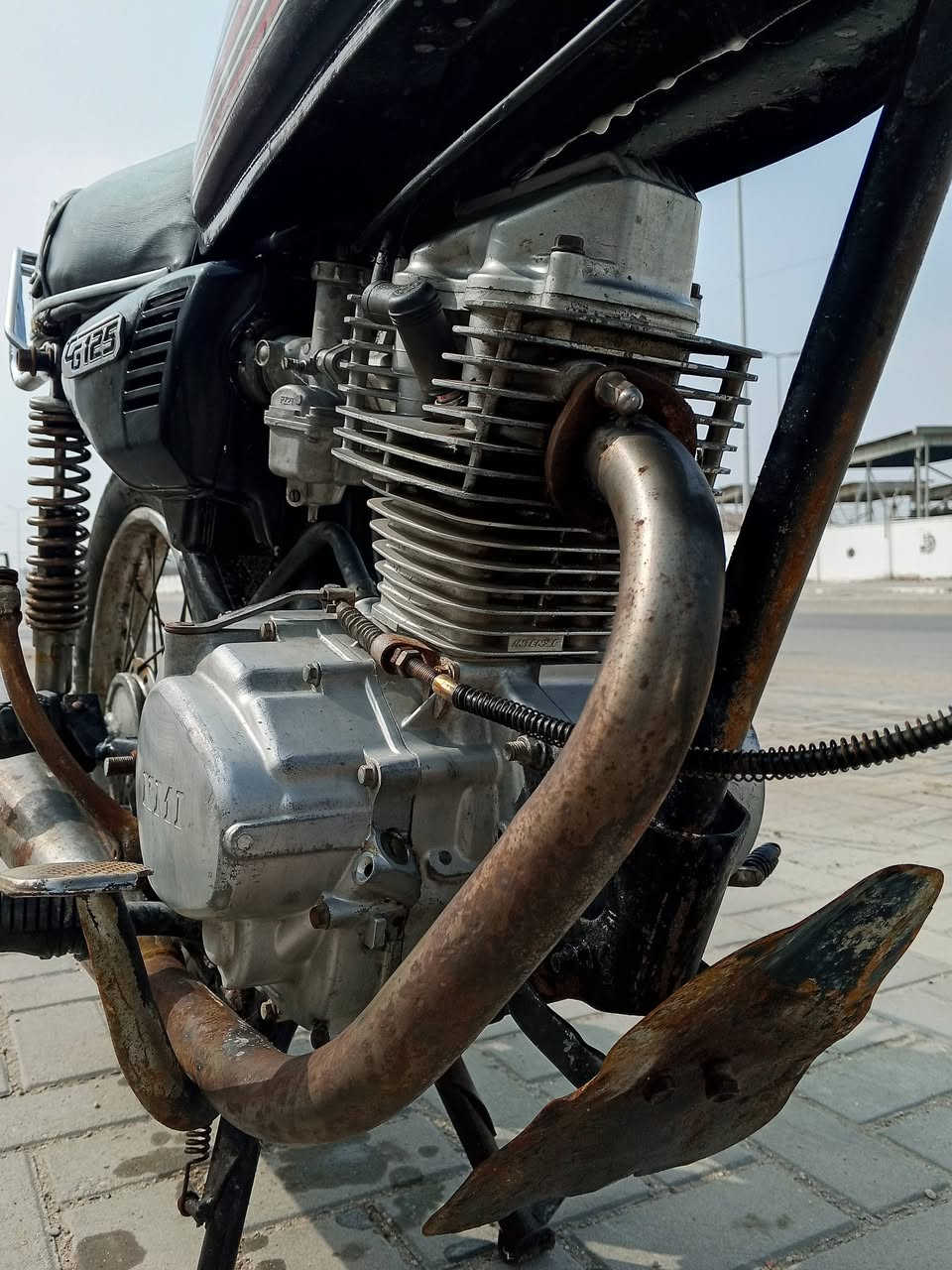 سلام عليكم دراجه ايراني مكينه نامه و شاصي نامه مدينه مامفتوحة كفاله سعره450وبيه مجال قليل مكاني البصرة الحيانيه
***********
