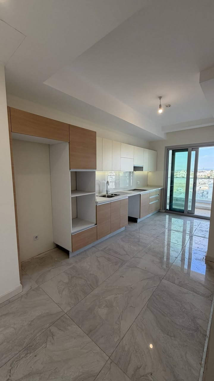 Unfurnished Apartment for rent located in Erbil,
In Empire Square, with an area of 143 SQM
(2+1) two Bedrooms with Living Room 
✅ The price is 650$ per month 

Consists of:
- 1 Living Room
- 2 bedroom 
- 2 bathroom
-  kitchen
-  balcony 
Floor no: 6 with external view
(other offers are available) 
✅ Contact us on WhatsApp or DM:

✅ +964 751 075 5055 

#apartmentforrentinerbil #apartmentforrent #realestate #empire #apartment #goldenzone #erbil
