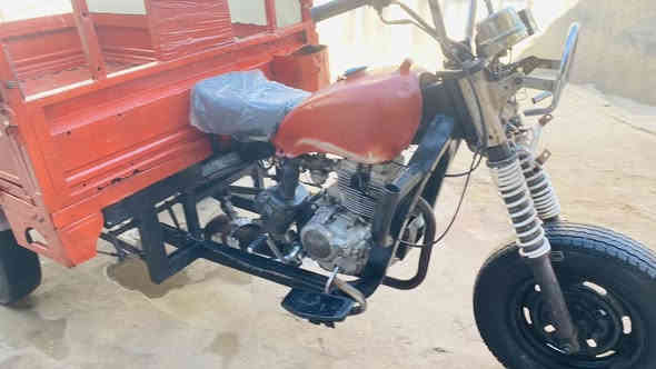 ستوته دايوان للبيع ادوات ادوات مكفوله عشائر  محركها مديل ١٨ سوبر دايوان مبدل بيه بس بستم سعر500 ألف بيه مجال حك جيبه مكاني ناحية المنار (الحمار) تصال ***********
