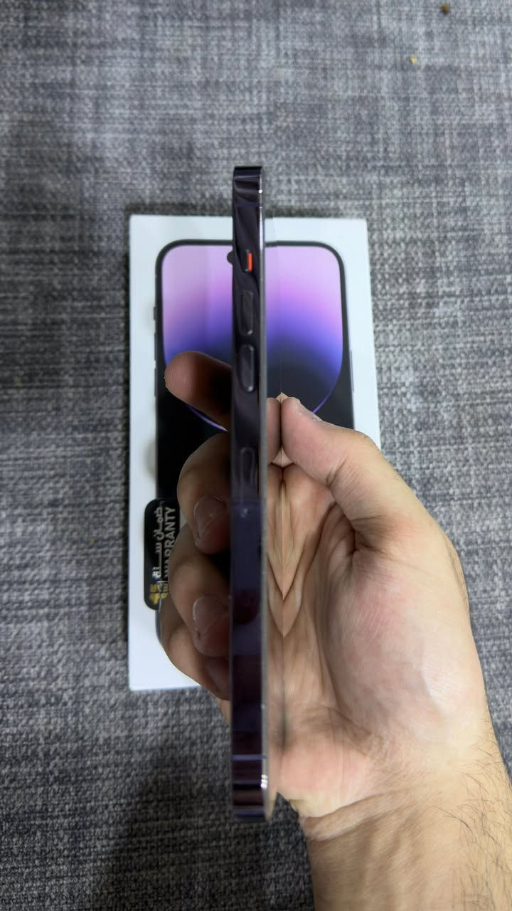 ايفون 14 pro max نظافة 100% الجهاز مضموم شخط واحد مابيه بلادي من الشركة بطارية 95 دبل سيم كرت ذاكرة 256 ملحقاتة كاملة الواير مال شحن ماملعوب بيه السعر 900 وبيه مجال بسيط جداً 
بغداد البياع ***********
