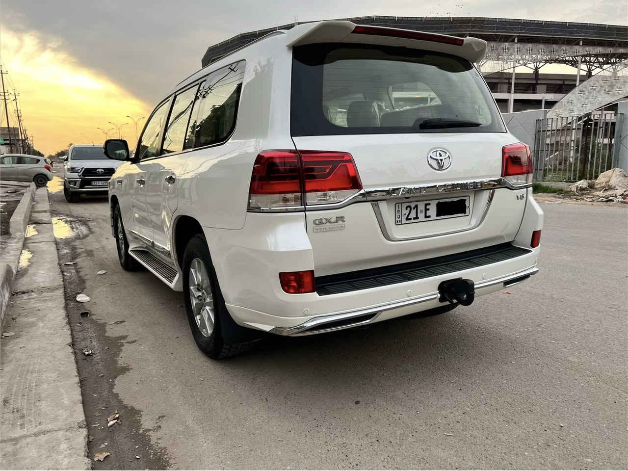 لاندكروز2017
فطيم وايت ديشن مكفول 
فقط بارد قليل سونار موجود 
رقم سليمانية باسمي جديد 
هزة جديدة 
شرط تحويل مباشر 
فول مواصفات 
داخل جديد 
بصمة 
فتحة
حساسات 
زراكات 
شاشات خلفية 
شاشة امامي 
فور ويل  
كرسي كهربائي 
ماوسات.  عدد 2
مثبت منحدرات 
لايتات زنون بلادي 
وبعد بيها مواصفات هواي 
ماشية 150الف 
بغداد. بلديات 
سعرها 450$
***********
