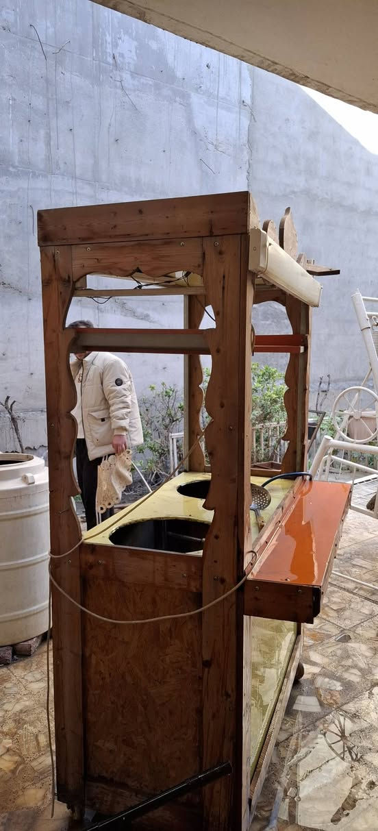 بسطيه لبلبي وباكله البسطيه مستخدمه شهر واحد جداً نضيفه مكاني الحارثيه السعر ٢٠٠ وبيهة مجال للشراي رقم الهاتف ***********
