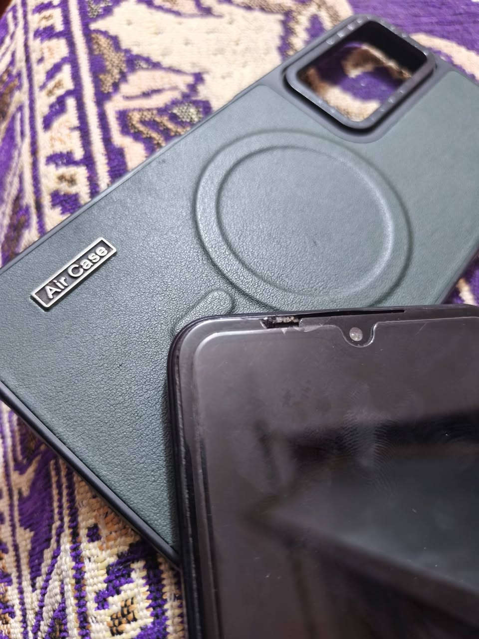 ألسلام عليكم،
‏
‏جهاز أنفنكس نوت
‏
‏جهاز قوي لأنفنكس وكلنا نعرف شركه أنفنكس شنو 
‏
‏مواصفات ألجهاز
‏ألمعالج Helio G88 يعني يشغل ببجي   من 50 ألى 60 فريم بالراحه
‏كامره 50 ميكا بكسل يعني فول كامره وألبورتريه فول بي
‏بطاريه بحجم 5000 ملي أمبير يعني تكفيك يوم كامل 
‏أهم شغله بي ذكاء أصطناعي وضع أل AI 
‏ألذاكره مالته 128 
‏وألرام مالته 12  (6+5) يعني هيج رام قوي نزل ألعاب وتونس وشوفو شكم لعبه محمل بي وماماخذ من ألذاكره بس 77 
‏صوت ماشاءﷲ عالي كلش 
‏
‏ألجهاز على ألفحص تجي تفحص وذا بي أي خلل غير ألي ذكرته ألجهاز يرجع وأني أنطيك فلوسه 
‏أمانه ﷲ ورسوله ألجهاز مبدل شاشه أصليه مو عاديه وأللمس مالته مامتأثر أبد وشرط على ألفحص 
‏وبي فطر فوك بالجهاز مثل ماموضح بالصوره مامأثر ع ألشاشه أبد وتفحصه كدام عينك يلا تاخذه 
‏
‏تجي ويا شاحنه وكيبل وكفر كلش حلو للجهاز مثل ما موضح بالصوره
‏
‏كل هذا وبسعر 150 ألف وبي مجال للطيبين ﷲ شاهد لوما محتاج مابيعه جهاز يجنن ماشاءﷲ
*********** موجود واتساب
