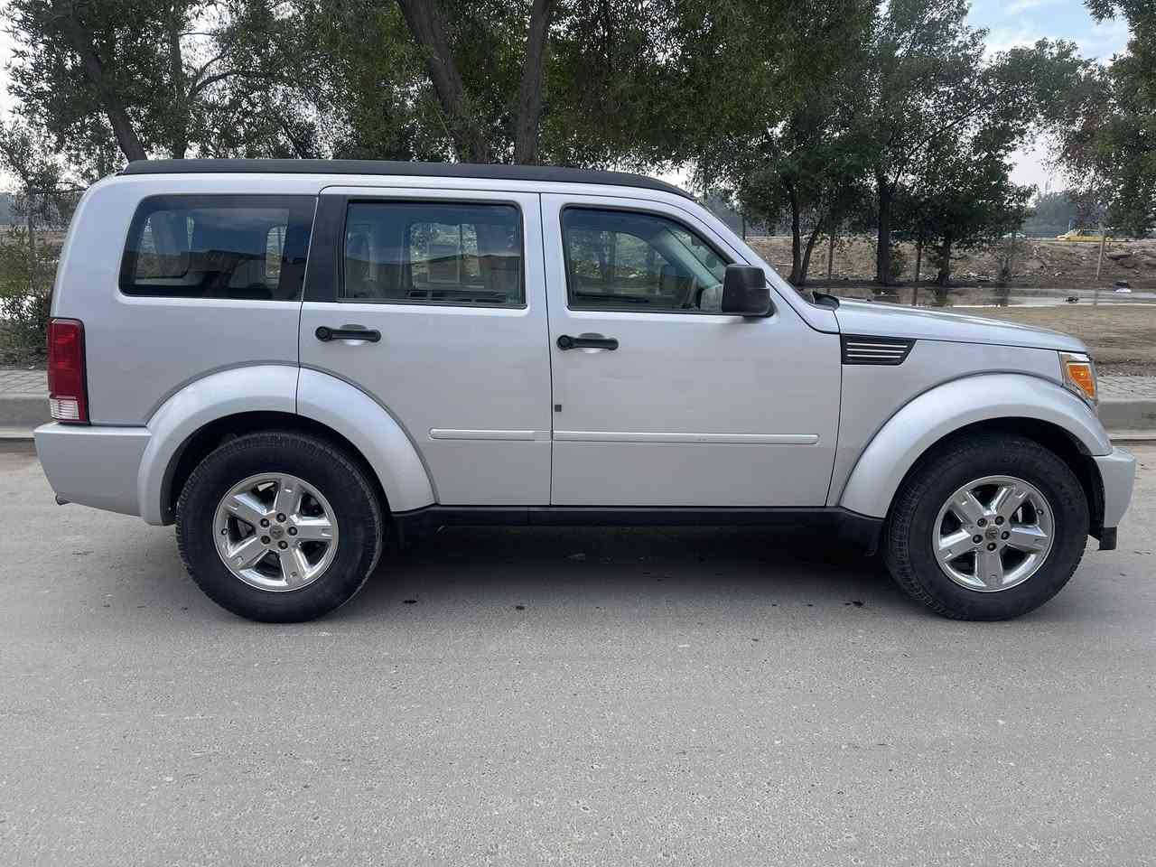 جيب نيترو 2011وارد امريكي حادث طخه بالجاملغ والبنيد السياره جديده جداً او جاهزه من كلشي رقم بغداد دولي بسمي مكينه 6سلندر ماشيه 120الف السعر 103او بيها مجال العنوان بغداد الامين الثانيه رقم الهاتف ***********
