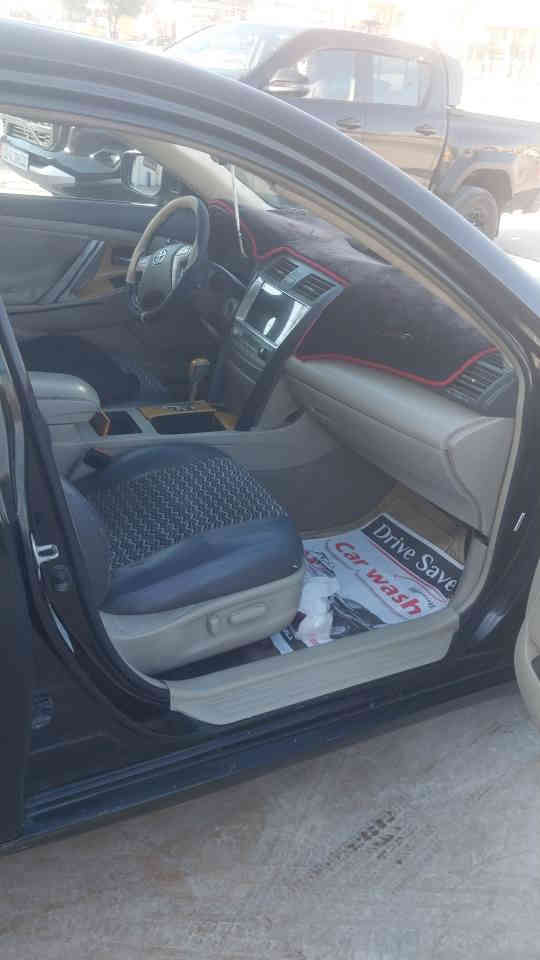 السلام عليكم للبيع كامري موديل 2007  سيارة خليجيه محرك ٦سلندر جاهزه مصبوغه عام ضرر قماره تبديل قماره اثر سكلة بناء واكعه عليها 
ومبدله القمارة .. رقم بغداد الانكليزي بااسمي تحويل ثاني يوم مكان السيارة البلديات حي الرسول السعر 73 للااستفسار والاتصال 
*********** بغداد
