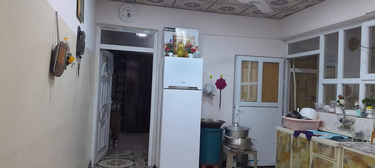 دار للبيع 100 متر .
الموقع حي الوحدة 
***********
