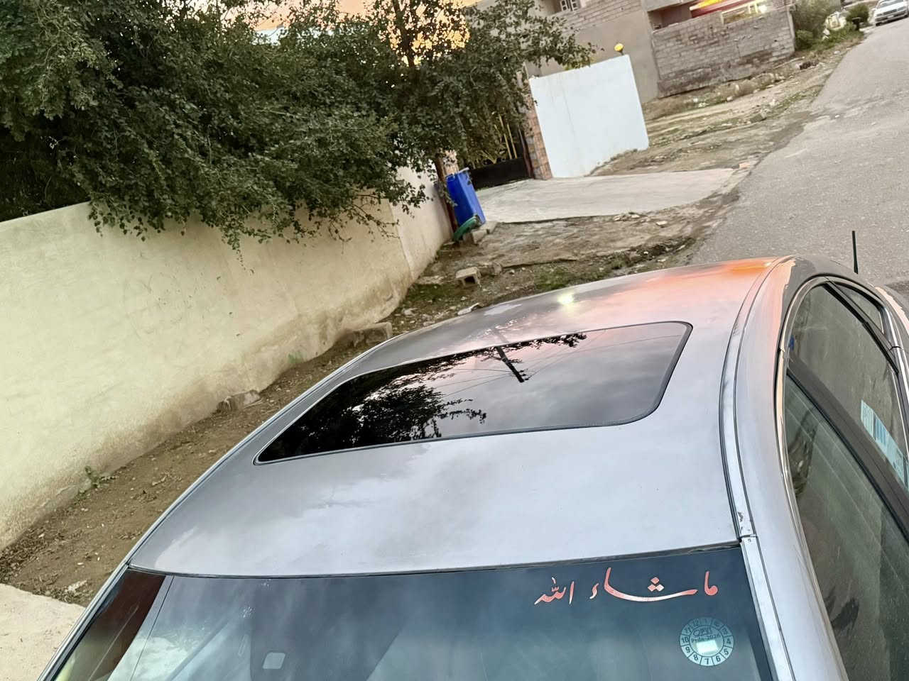 السلام عليكم
هيونداي ( ازيرا )  
للبيع او المراوس حسب القناعة 
موديل 2009 
باسمي سنويه جديده هزه جديده 
صدر جديد تايرات اربعه جدد 
تبريد تدفئه شغالات 
كير محرك خير من الله 
رقم اربيل الدولي الجديد 
محرك 2700 سته 
بيها اربع قطع صبغ سياره حلوه وناعمه 
السعر 90 وبيها مجال 
للأستفسار هذا الرقم 
***********
