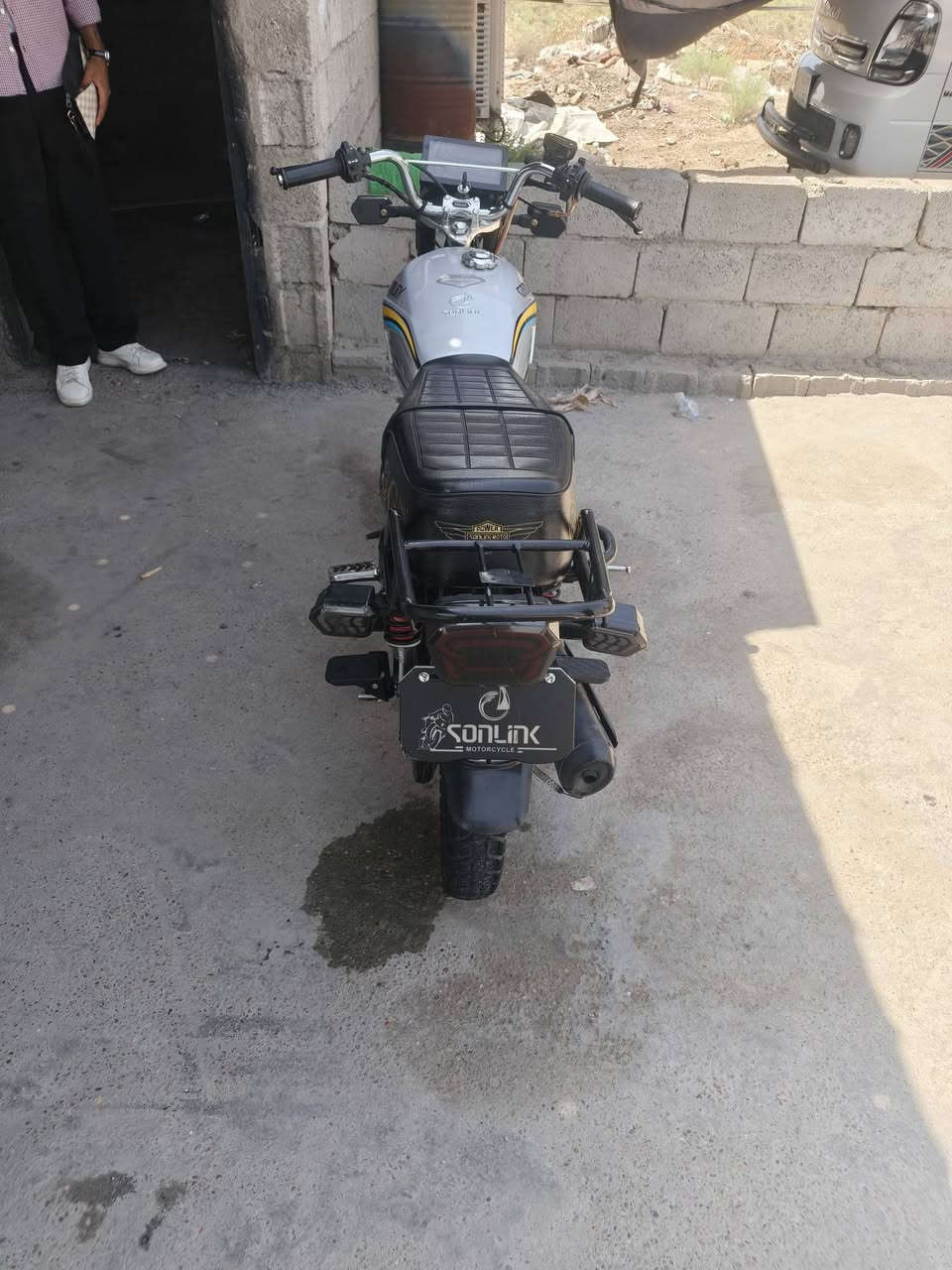 السلام عليكم دراجه سي بي اف مكاني بغداد الشارع سعر 850 وبيها مزاجي قليل مكان بغداد الشعله***********
