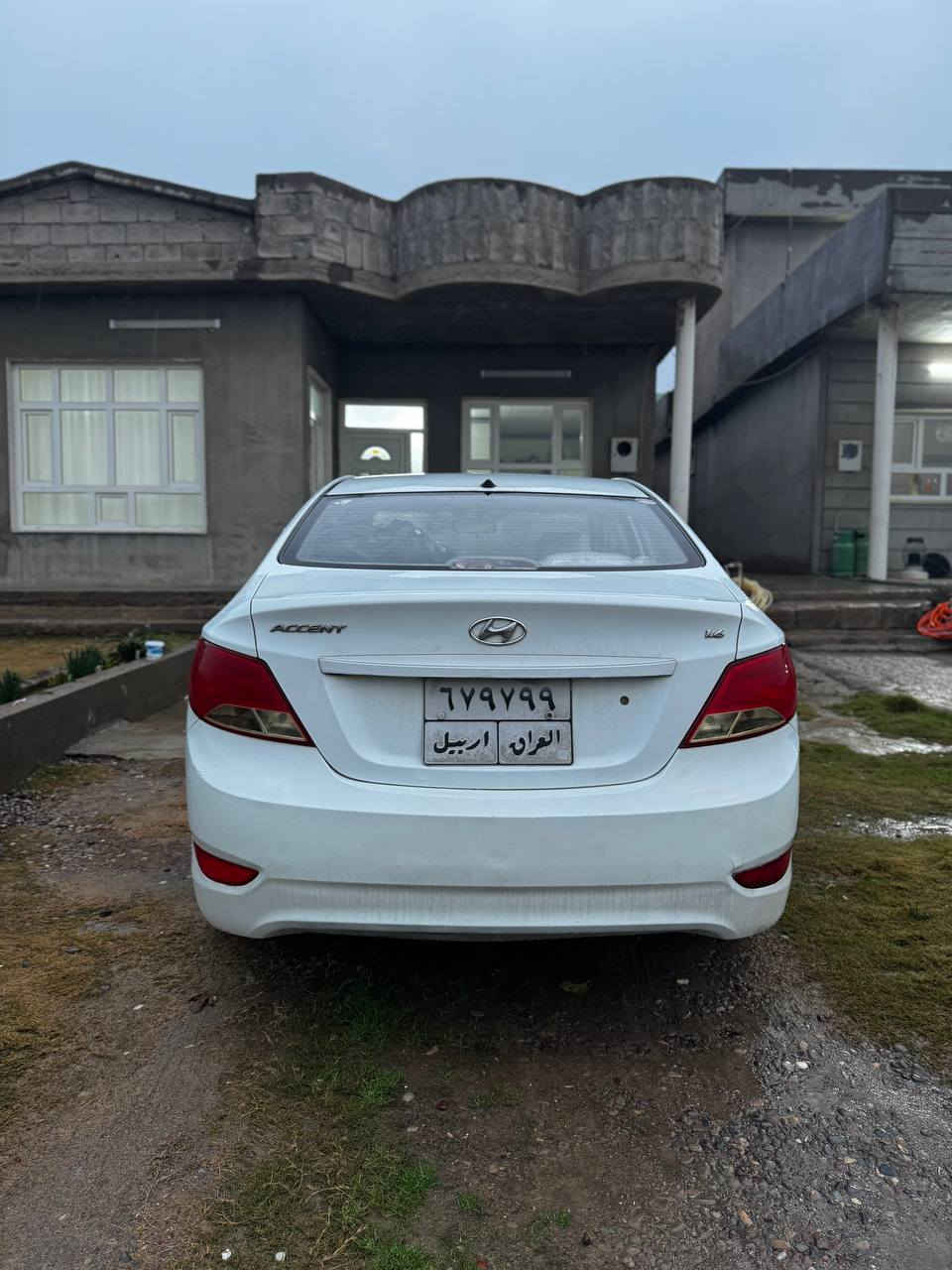 بەناوی خوای گەورە و مهرەبان 

هوندا ئەکسێنت 2014 سەیارەکی زۆر جوان و پاک
سەیارەکە زۆر جوان و خاوێن ماوەتەوە 
تەنها دوو پارچەی بویاغە بونیت و چەمەلغ بێ ناو گرتن 
هەموو گیانی بە شەرت گێر و مەکینە و دار و بەرد بە شەرت 
چوار تایە و ویلی تازەی لە سەرە 
فول فول مواسەفاتە سلایدە 
ناوەکەی زۆر خاوێن ماوەتەوە تەنها سوکانی یەک توز کال بووتەوە 
سەیارەکە بەس ماشاء الله دەوێ هیچ مەسروفی نیە 
سعر 106 وەرەقە و مەجالێکی برایانە 
شوێنمان خەبات 
رەقەم تەلەفون 
***********
                                                                *********** أربيل, العراق
