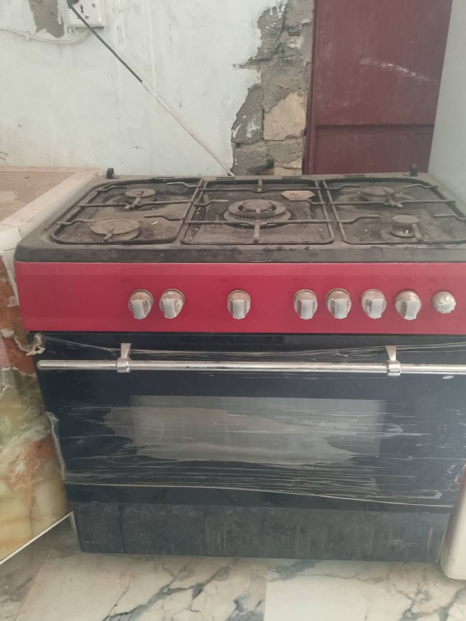 طباخات للبيع نضافه مثل الصورة شغالات على الفحص العنوان دور نواب الضباط مقابيل السياسين للاستفسار اتصل على الرقم ‏‪***********‬‏
