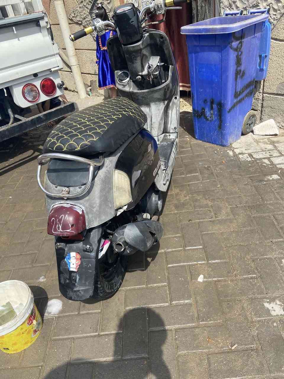 السلام عليكم ماكس بوليسي للبيع بوشه 55 دراجه مني ولشارع كلشي شغال بيها ماناقصها شي كهربائيات شغاله ماعده الاشاير بس كلوبات يرادلهن عالي ناصي شغال سكن شغال كيلو متر كيج بانزين شغالات كفرات مختمه دراجه جاهزه كلش ومنفيس موجود مالتها سعرها 950 بكاني الحيانيه ***********بي واتساب
