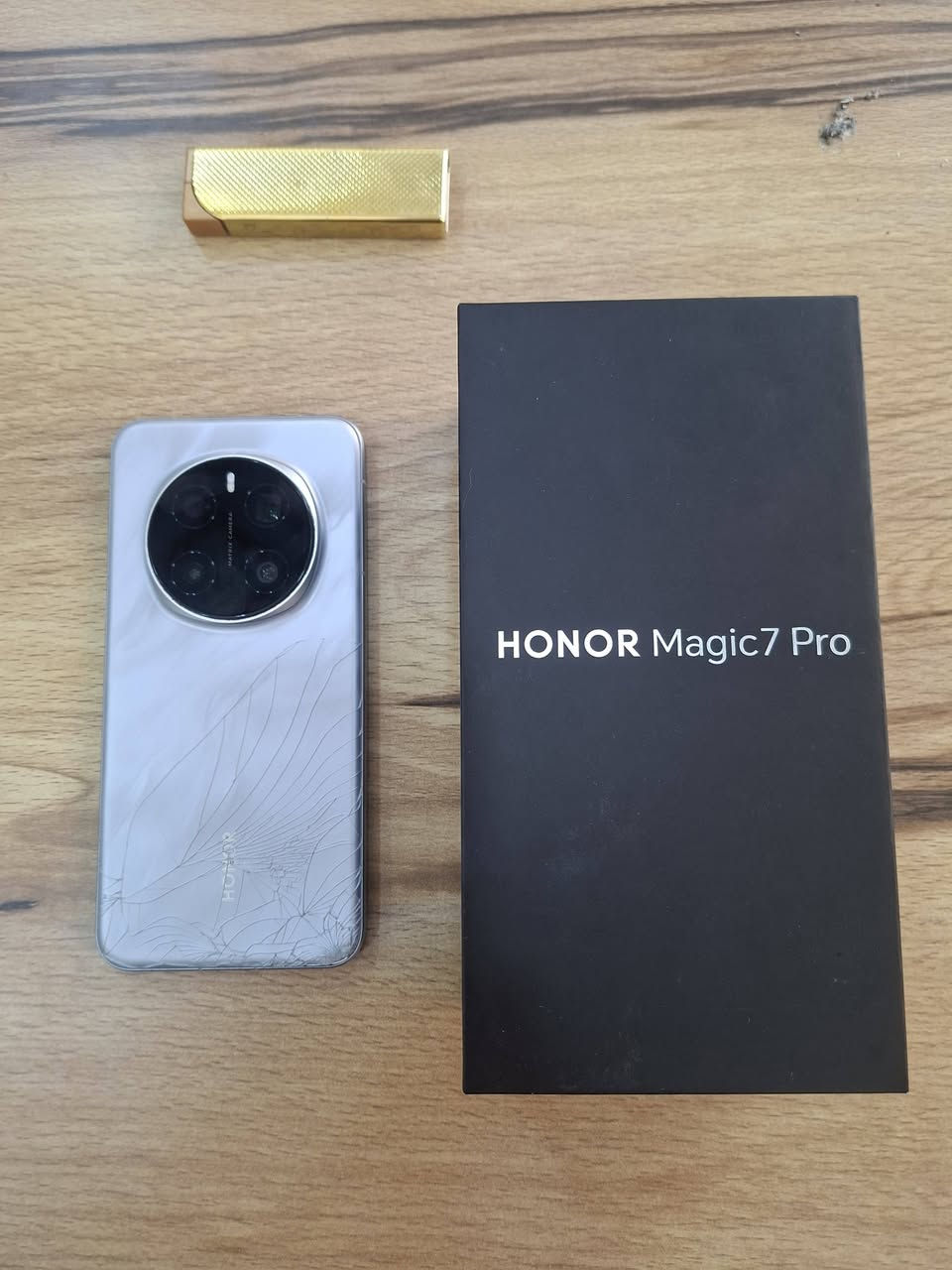 سلام عليكم
اونر ماجيك 7 برو

سنابدراغون اليت
يشغل 4k
120 اطار بكل شي
ذاكرة 512
كاميرات منافسة لل 25 الترا وايفون 16 بروماكس
الجهاز فقط ظهر مكسور 
الباقي كله فول الفول 
ملحقاته كاملة كارتون وشاحنته 100 واط
بطاريته 5850 يعني دك لعب وشغل عليه 
للبيع مكاني ناصرية مركز ماعندي توصيل


**إذا كنت صاحب هذا الإعلان وتريد حذفه لأي سبب، رجاءا أرسل رسالة إلى الدعم الفني**