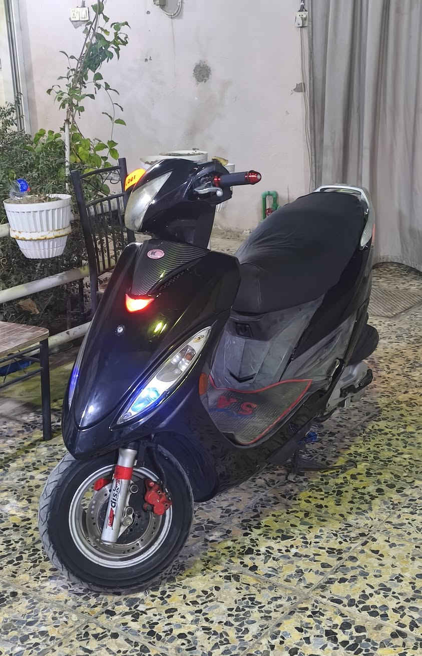 السلام عليكم كامكو جي فور للبيع
كامكو جي فور لون اسود صارلها شهرين من طلعتها من الحاوية 
دراجه نضيفه. نكره سلف.  هندر. كامله. السعر 650 وبيها مجال. 
مكاني نجف _ شارع المدينة


**إذا كنت صاحب هذا الإعلان وتريد حذفه لأي سبب، رجاءا أرسل رسالة إلى الدعم الفني**