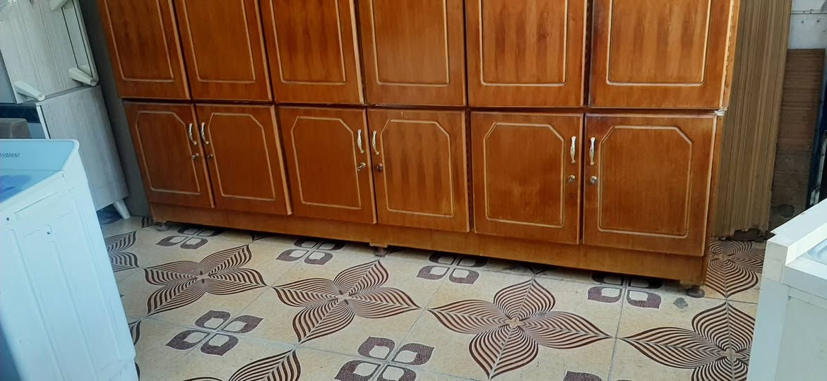 معرض العماد//دستور عراقي 3 امتار قاطين بشرط النضافه اي عيب مبيها للأستفسار ***********//*********** كركوك, العراق
