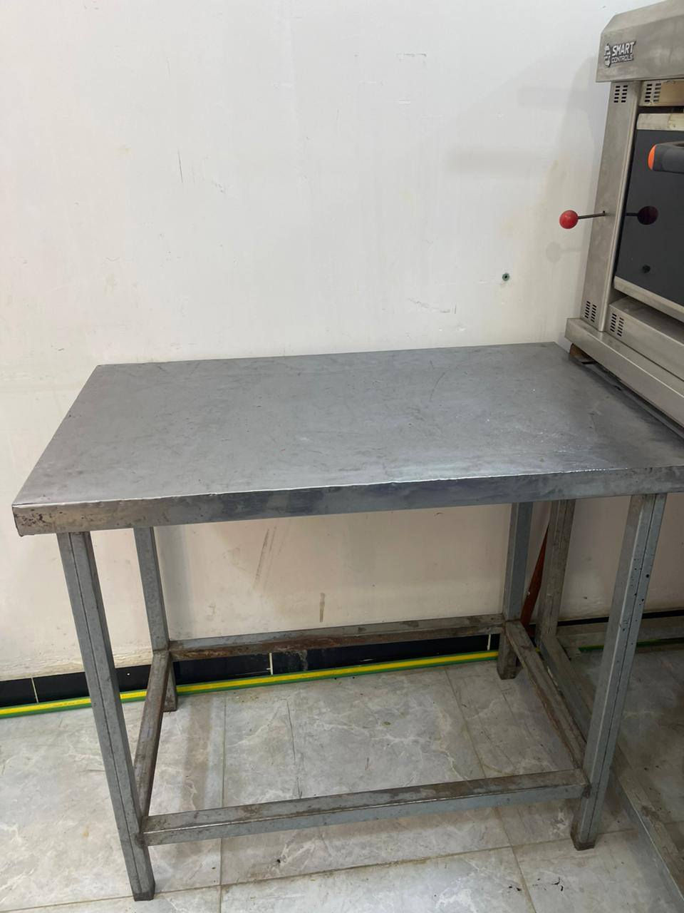 غراض مطعم للبيع
***********
