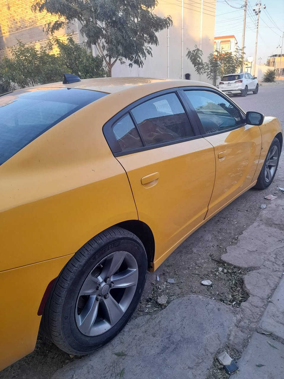 جارجر للبيع بسعر عشرة 135
بيها فخضه موديل ١٦ معلايه ١٩ الكير بي ردمه وصوليات بسمنا الشراي يخابر ويدلل 
***********
