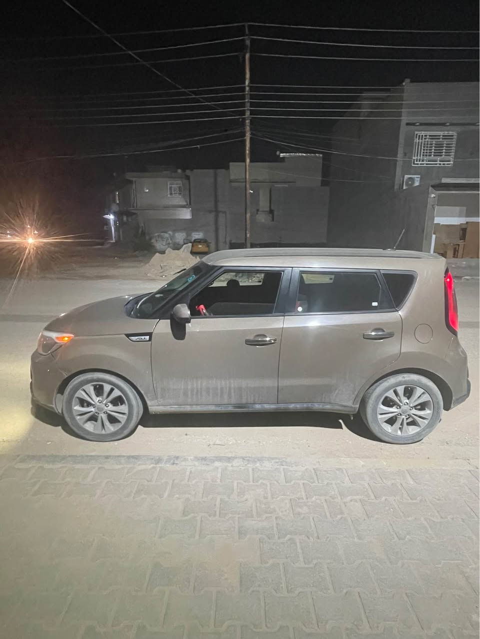 صول موديل 2015 للبيع مكينه 2000 السياره نضيفه على ايد مره بيها 3 قطع صبغ وحده كلير من امريكا 
مواصفات عاديه 
ماشيه 79 الف حقيقي
رقم بابل تحويل ثاني يوم 
مكانها كربلاء 
*********** كربلاء, العراق
