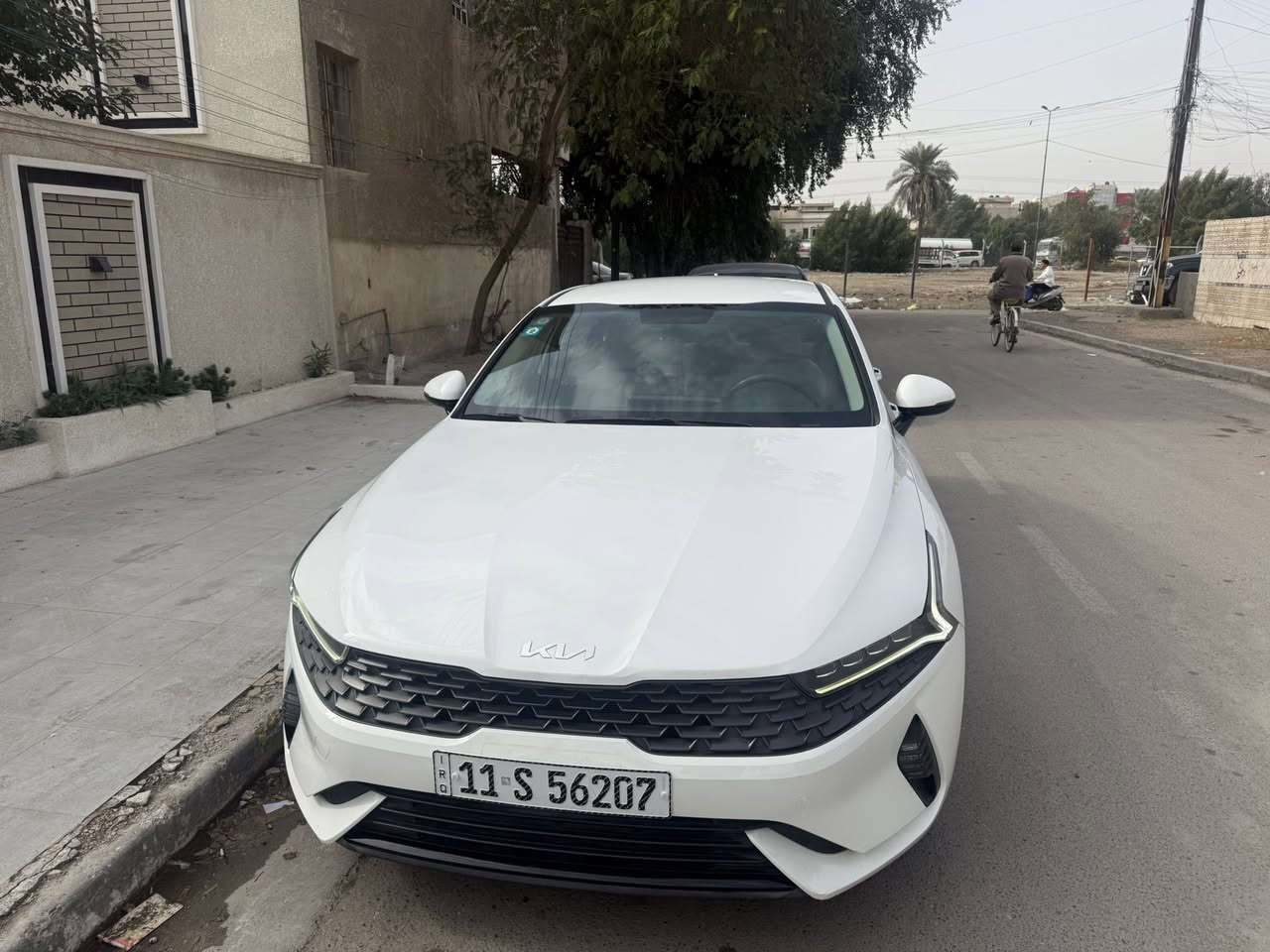 السلام عليكم . كيا k5 2023 وارد خليجي المواصفات محرك 2000 دوش بصمة تشغيل وابواب ويل كروم قطعتين تبريد يدات نيكل مري شفط شاشة وكامرة مسطرة خلفية لد ولايتات زنون تحكم ستيرن داخل ابيض وباقي المواصفات المعروفة ماشية 62 الف رقم بغداد بسمي بيهة مكانين بارد بسيطات مصورهن فديو الي يحب يراسلني ادزلة فديو للسيارة وباقي السيارة الحمدلله مكفول من صبغ وتبديل سبير منازل السعر 192 ورقة مكان السيارة بغداد جانب الكرخ حي العامل قرب دائرة الكهرباء ***********
