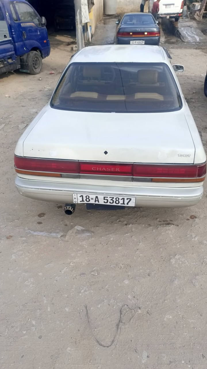 شيزر مديل 1990رقم دولي ب اسمي سنويه ل28 
كفاله من الكص وكافة الاصوليات وماعليها ولا ربع
سياره نضيفه مكينه وكير وحداديه كفاله
دواخل مدوشمه وبچيس تخم تاير كهربايات كلها شغاله سياره مال جناي كبل لشارع ماناقصه برغي لتواصل ***********
 السعررر.  (        38      ) العنوان نجف كوفه
