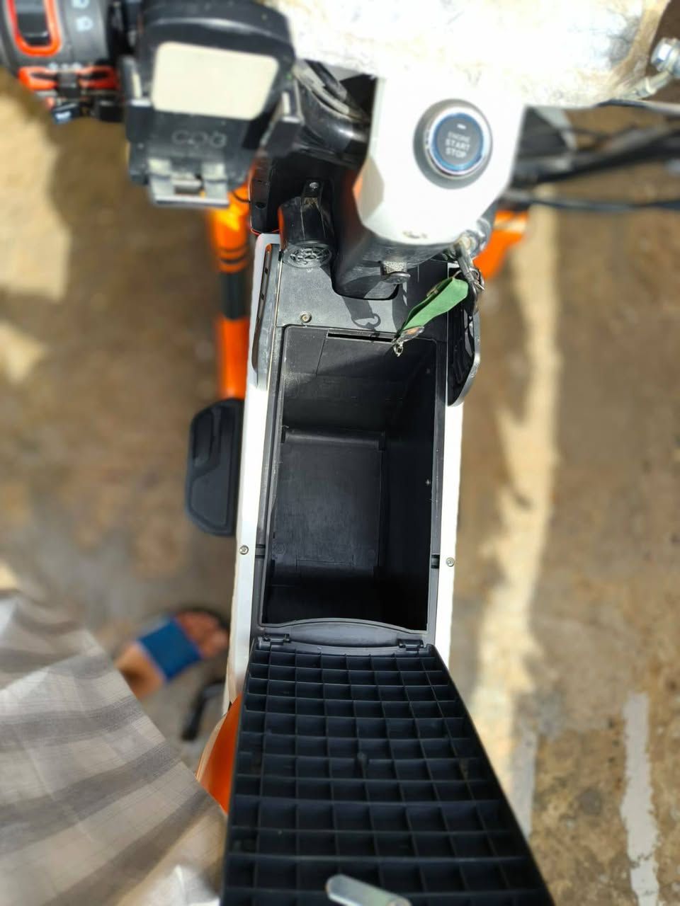 كفاله بطاريات ملف حساسات كهربائيات
نقصها كشن وره مشتريها من وكيل صار ٣اشهر هيج ٦بطاريات قفلها 450الف غير قابل للتفاوض الشراي يراسلني***********مكاني البصره التنومه
