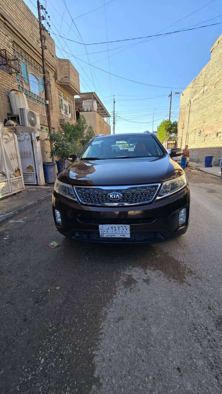 سلام عليكم سورنتو 14خليجي كويتي فول 1عله 1 السياره مكفوله كفاله عامه الموصفات سته  سلندر محرك كير مكفوله كشنات جلد قرميدي بصمتين زراك جرس 120علامه سورنتو بل دوسات كامرة حساسات امامي وخلفي كشنات كهرباء بعد بيه موصفات السعر 180بيه مجال قليل مكان بغداد جكوك ***********
