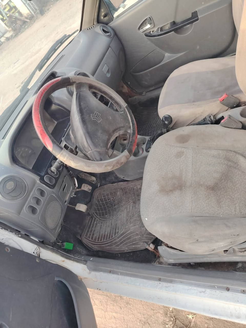 سلام عليكم سايبه موديل 2015 رقم ذيقار سنويه ساقطه بل 2020 نطيك رقم راعيه ونته وياه ابيع كوم حديد غرامات ما عليه
كير مكفول مكينه بيه خيط بخار حداديه كهرباءيات شغاله.    ملاحضه مصبوغه عام جماليه
مكاني ديوانيه السعر 15 وبيه مجال بسيط 
*********** مكلف بنشر
