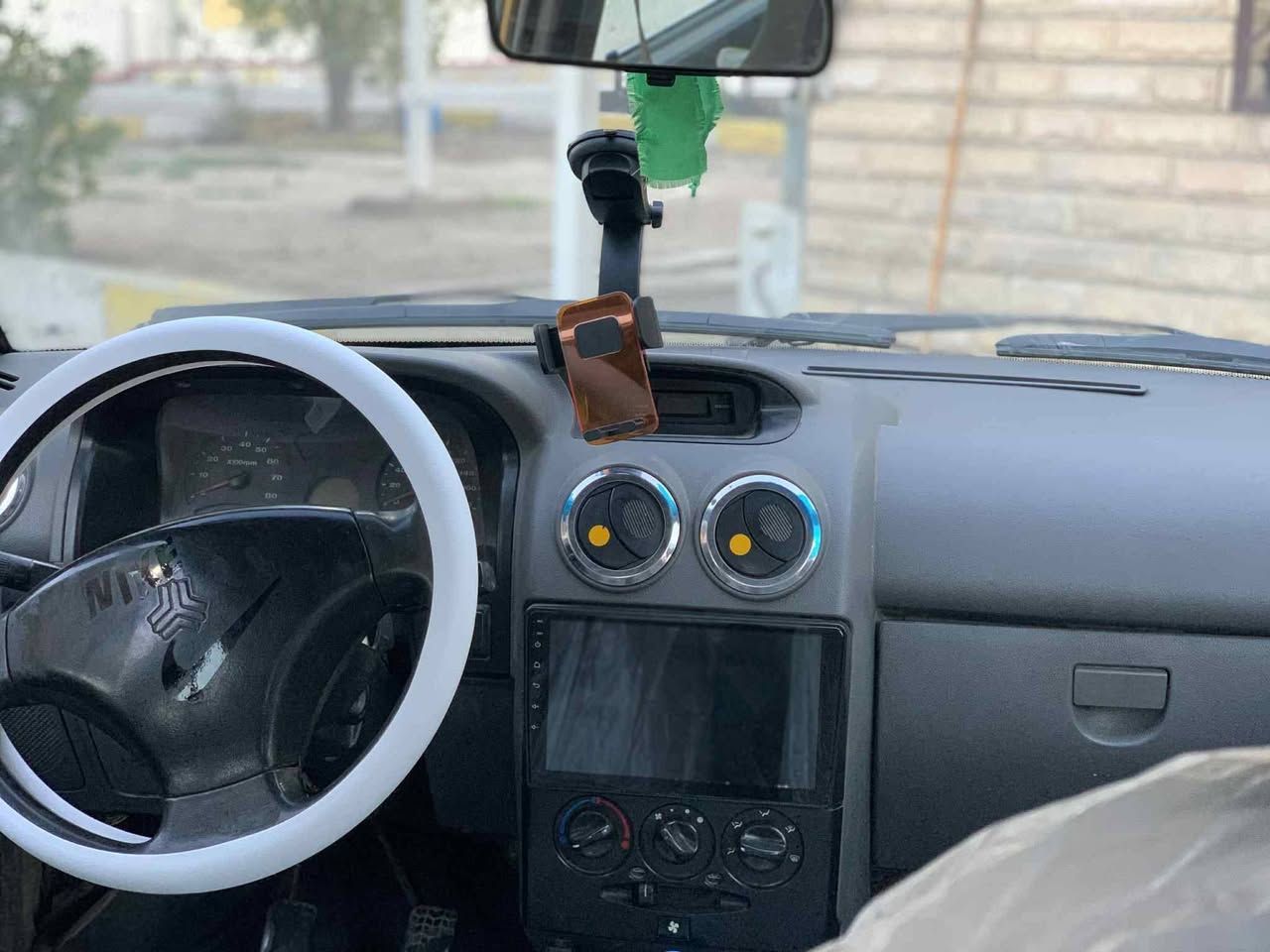 سايبا للبيع موديل 12سياره جاهزه  كير ومحرك  بدون ضربه وتبديل بيهه جاملغ واحد مرشوش سياره خير من الله كبل للشارع تخم تأير ابو لخط الابيض  سياره حلوه مثل مموضحه بل صوره 

السعر 30وبيهه مجال 
*********** اتصال وبي وتساب
