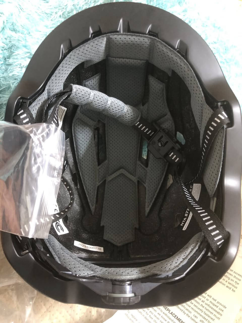 سلام عليكم خوذه بايسكل ايطالي المنشأ طلعتلي بل امزون كوالتي كلش عالي ما اكلك اصليه ١٠٠/١٠٠ بس قويه وخفيفه كلش بل نسبه القوته للبيع بسعر مناسب الشراي بتصل *********** ملاحضه توصيله مجاني
