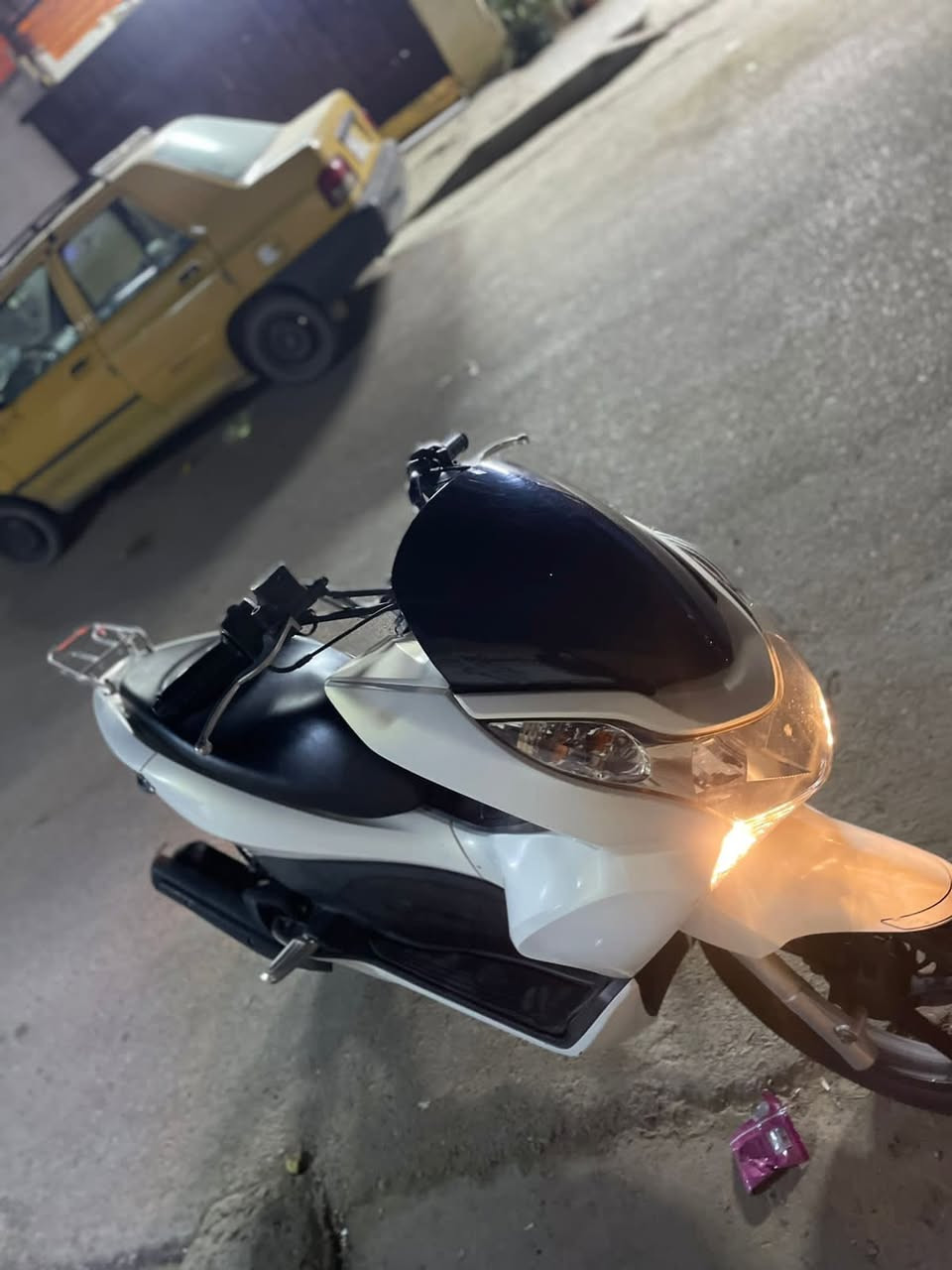 سلام عليكم 
بيسي اكس مكفوله كفاله عامه مأخذها ع أيدي ياباني مال رمبه مكينه لوك أستان حساس  دراجه جديده بمعنى الكلمه وبيها ورقه مزاد شرط زيرو ماشيه١٣زيرو ع ورقه المزاد شرط  كارتون الدراجه 
المكان بغداد الشعب  السعر ١٣ ونص 
شراي اتصل***********
