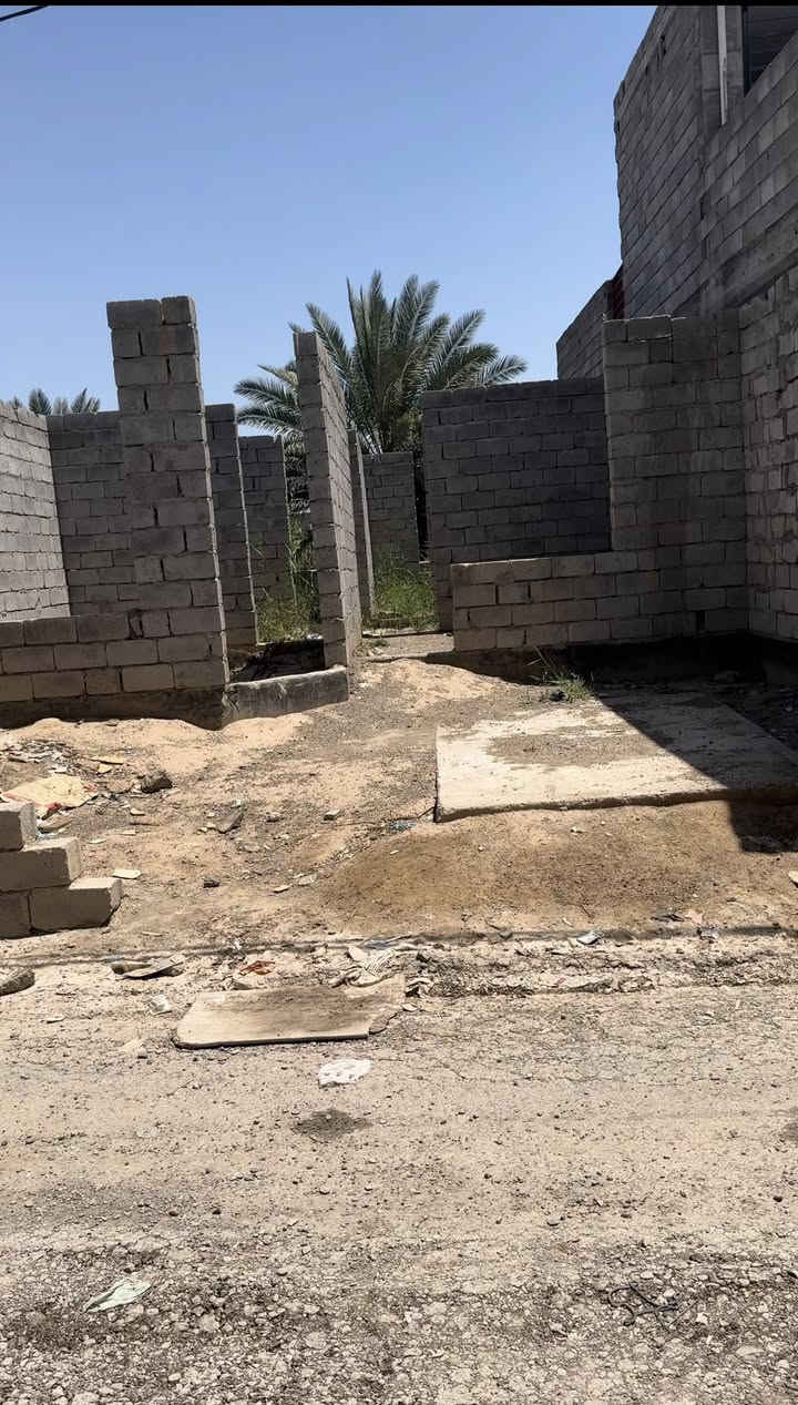 السلام عليكم هيكل للبيع مساحه ١٥١ دور الزراعه الثانيه قريه عداي خلف المعارض او الحدادين سند زراعه ٢٥ 
***********
